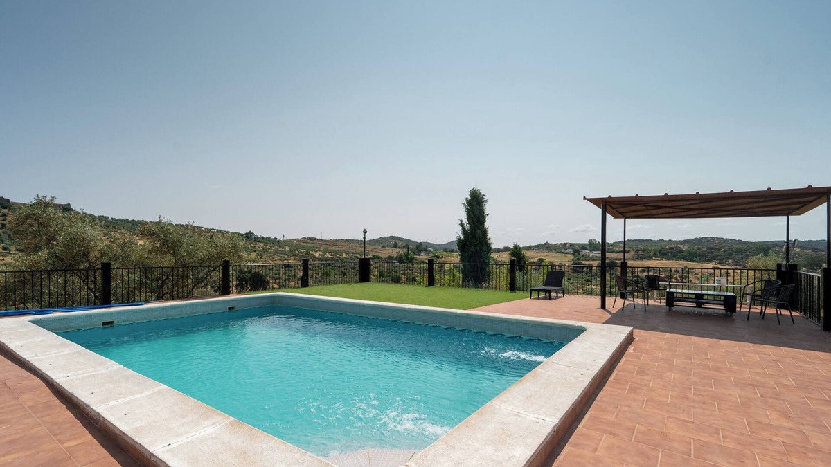 Alanis House | Holiday Home 'Señora De Las Angustias 1' with Mountain View, Shared Pool and Air Conditioning