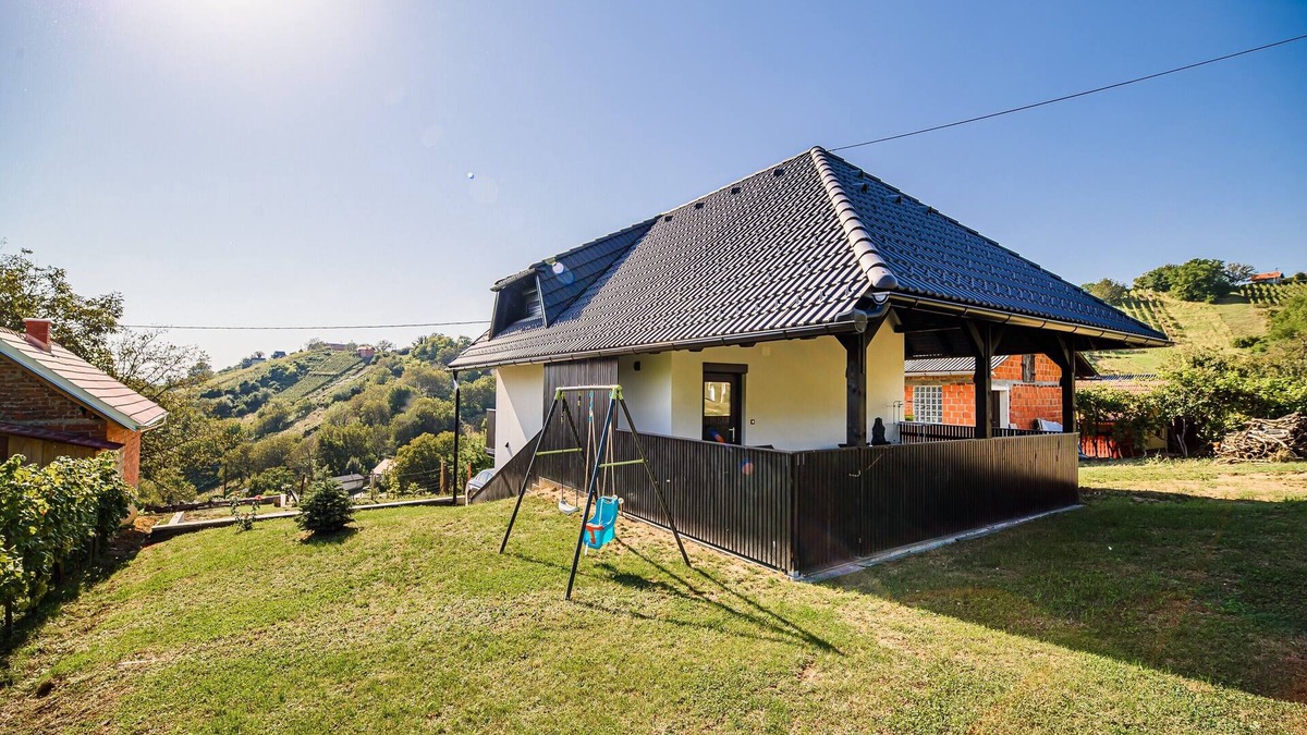 Beltinci House | Holiday Home