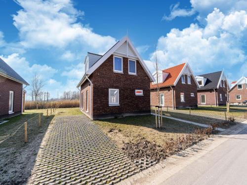 Municipality of Nissewaard House | Holiday Home Simonshaven near Lake Beach