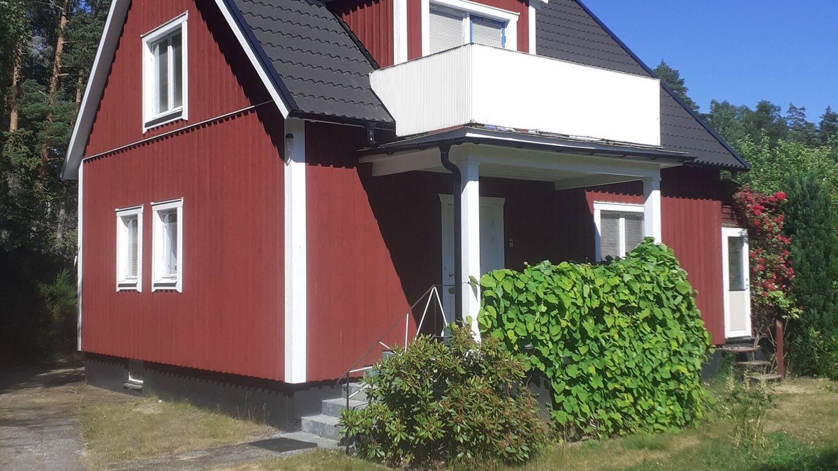Fagelfors House | Holiday Home Småland Address: Movägen 9 Birds 57075