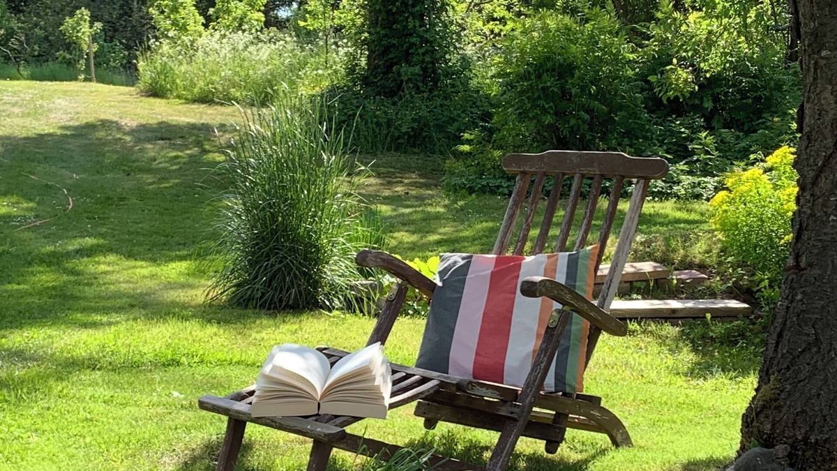 Gross Raden House | Holiday Home 'Sommerhaus' with Private Terrace, Private Garden and Wi-Fi