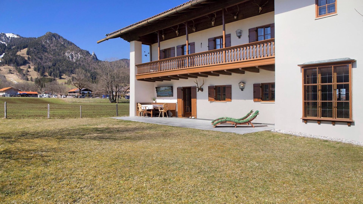 Wegscheid House | Holiday Home 'Sonnenleitn' with Mountain View, Private Terrace and Wi-Fi