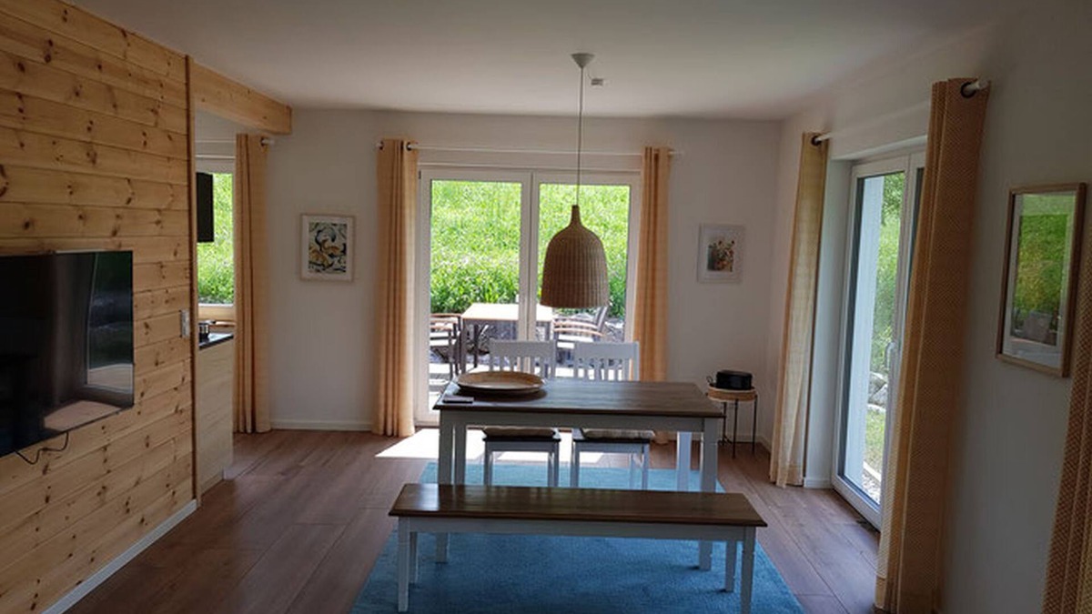 Salem House | Holiday Home 'Sonnenweide, 85qm' with Private Terrace, Shared Garden and Wi-Fi