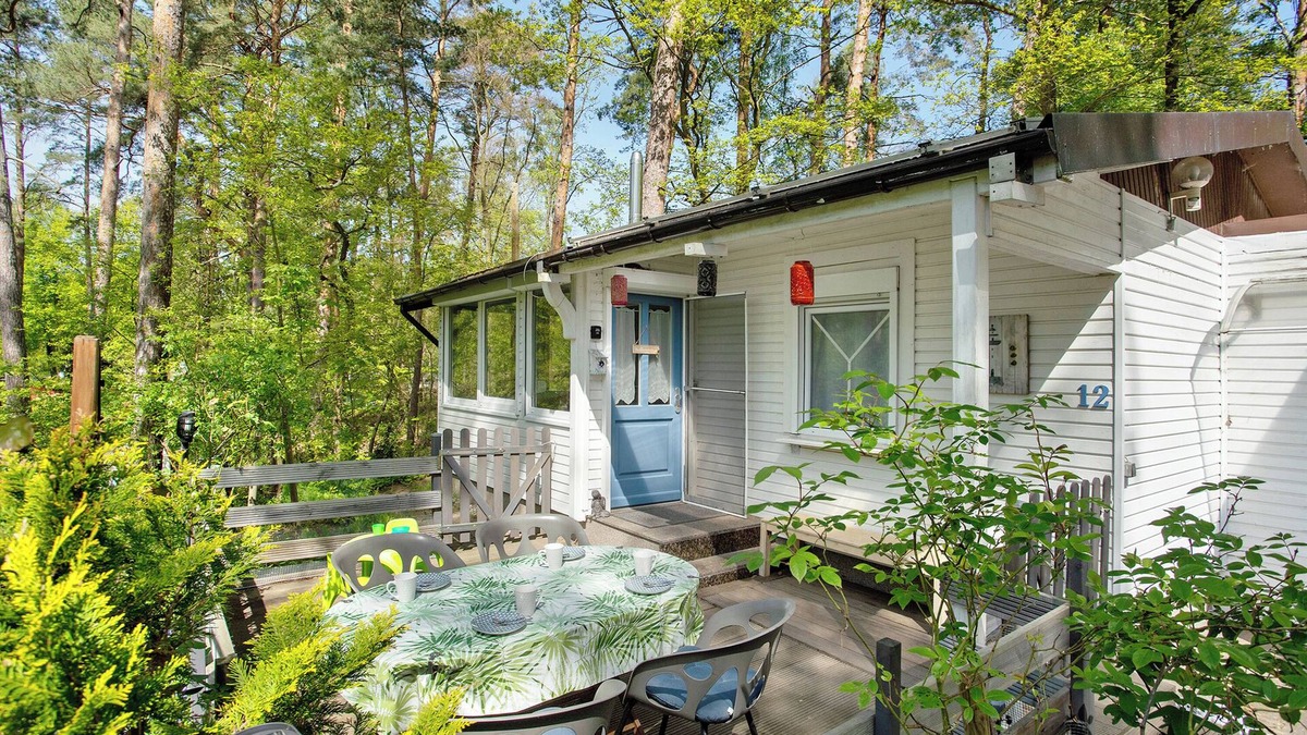 Bellin House | Holiday Home 'Strandhaus Am Haff' with Private Terrace, Shared Garden and Wi-Fi
