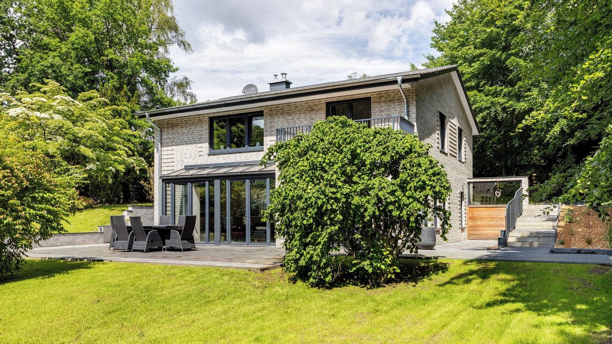 Neu Wulmstorf House | Holiday Home 'Studio Mt Nine' with Private Terrace, Private Garden and Wi-Fi