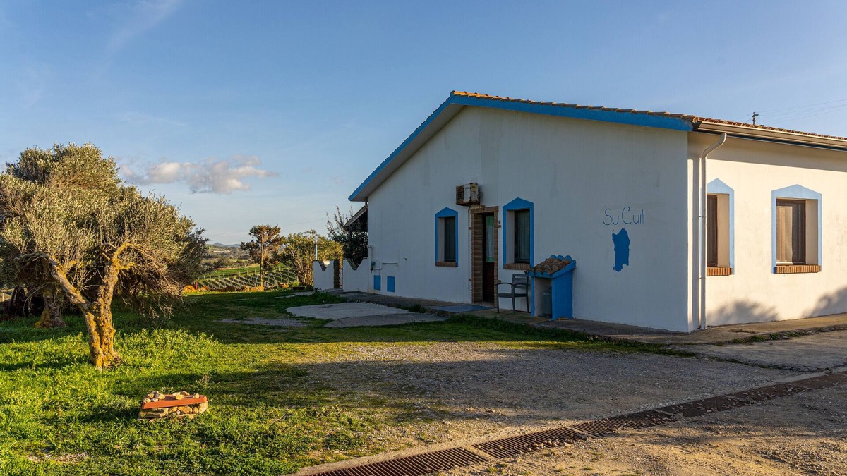 Gonnesa House | Holiday Home "Su Cuili" with Mountain View, Shared Pool & A/C