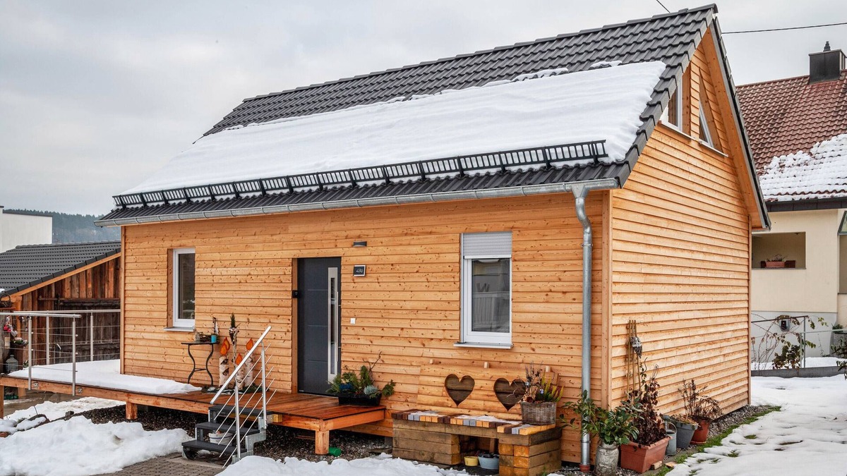 Krumbach House | Holiday Home 'Tiny Time' with Private Terrace, Shared Garden and Wi-Fi