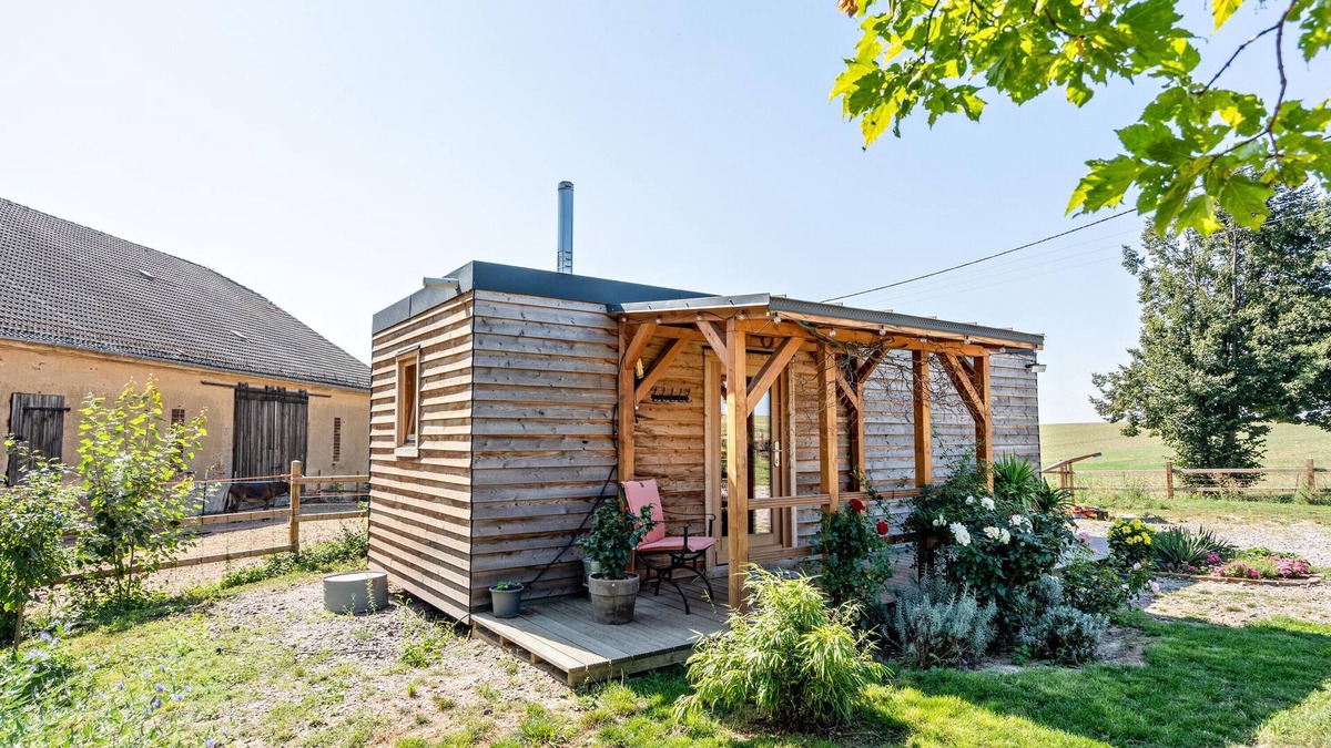 Lommatzsch House | Holiday Home 'Tinyhaus Im Eselgarten' with Private Terrace, Private Garden and Wi-Fi