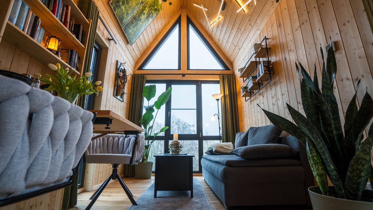 Finsternthal House | Holiday Home 'Tinyhouse C' with Mountain View, Private Terrace and Wi-Fi