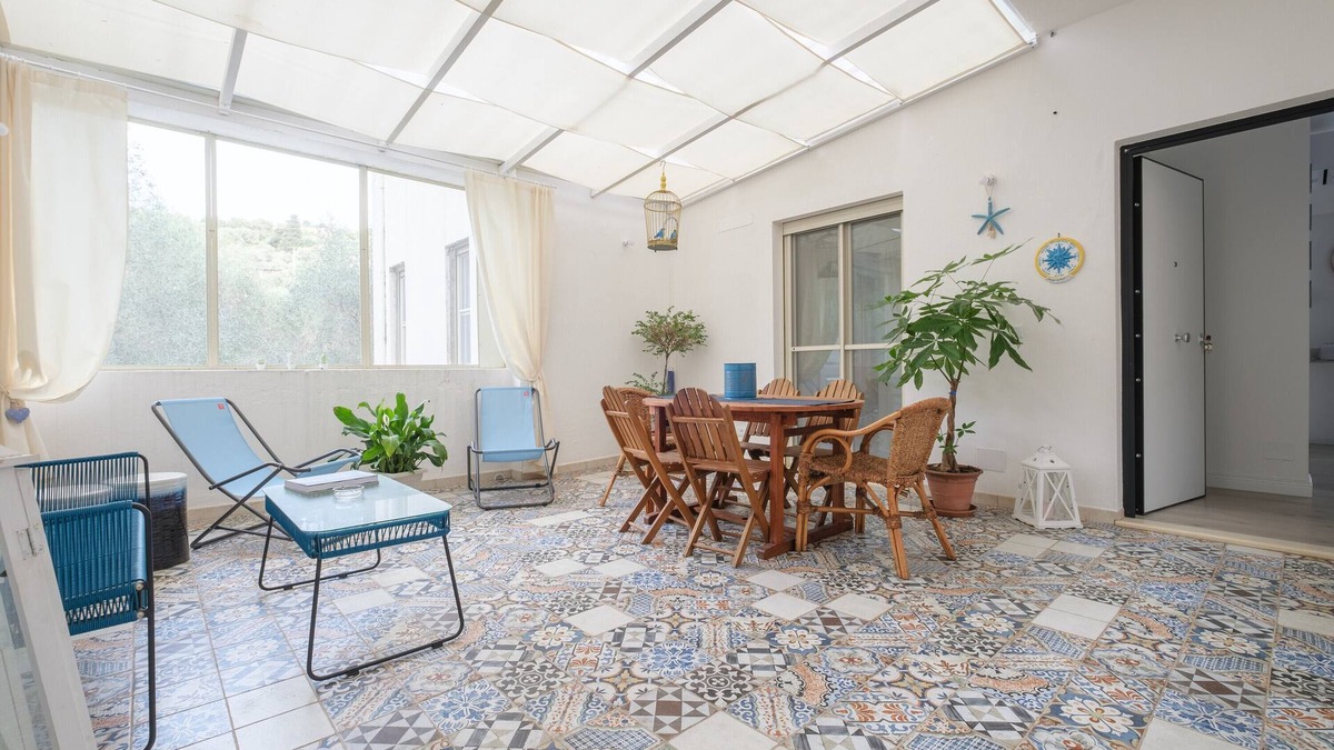Torre di Faro House | Holiday Home 'Tra Mare e Lago' with Private Terrace, Wi-Fi and A/C
