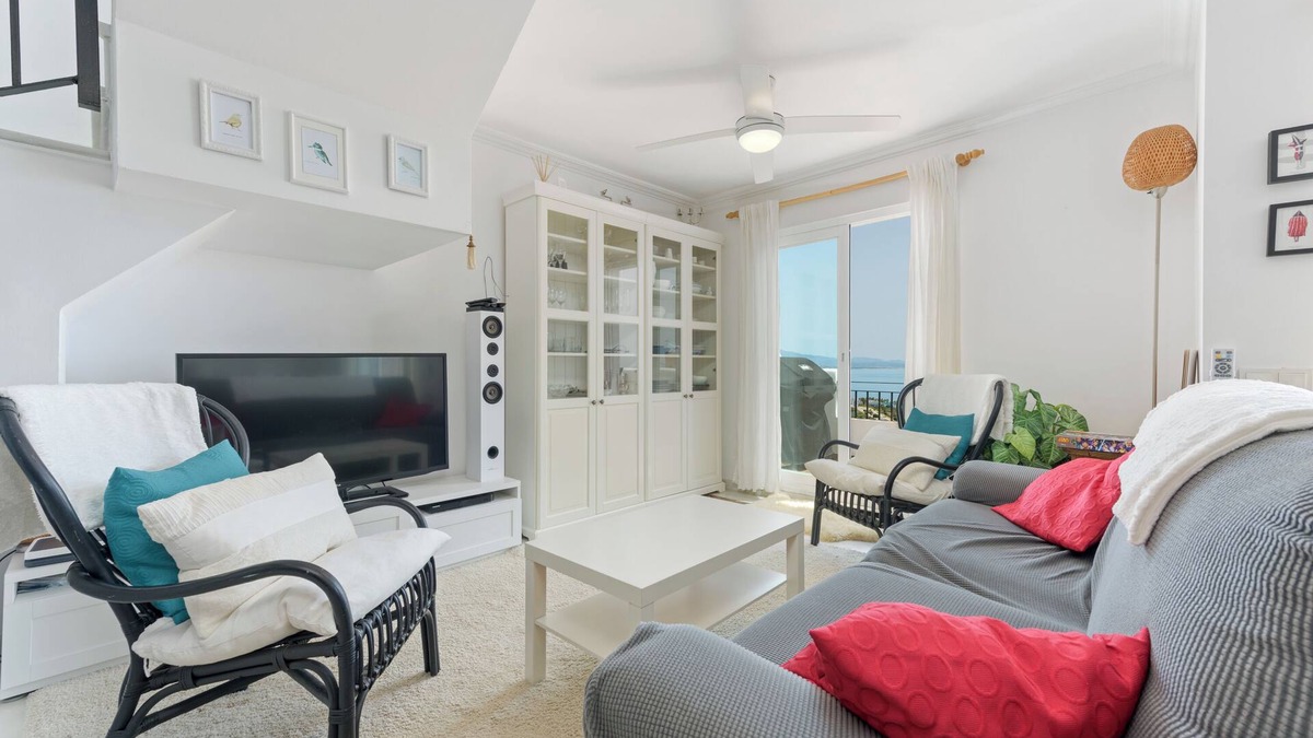 Casares del Mar Apartment | Holiday Home 'Vedia Ankerstedt' with Sea View, Wi-Fi and Air Conditioning