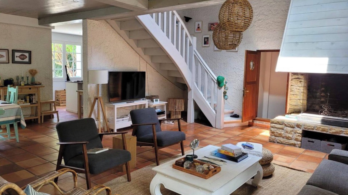 Le Canon House | Holiday Home 'Village De Piraillan Réf 141' with Private Pool, Private Terrace and Wi-Fi