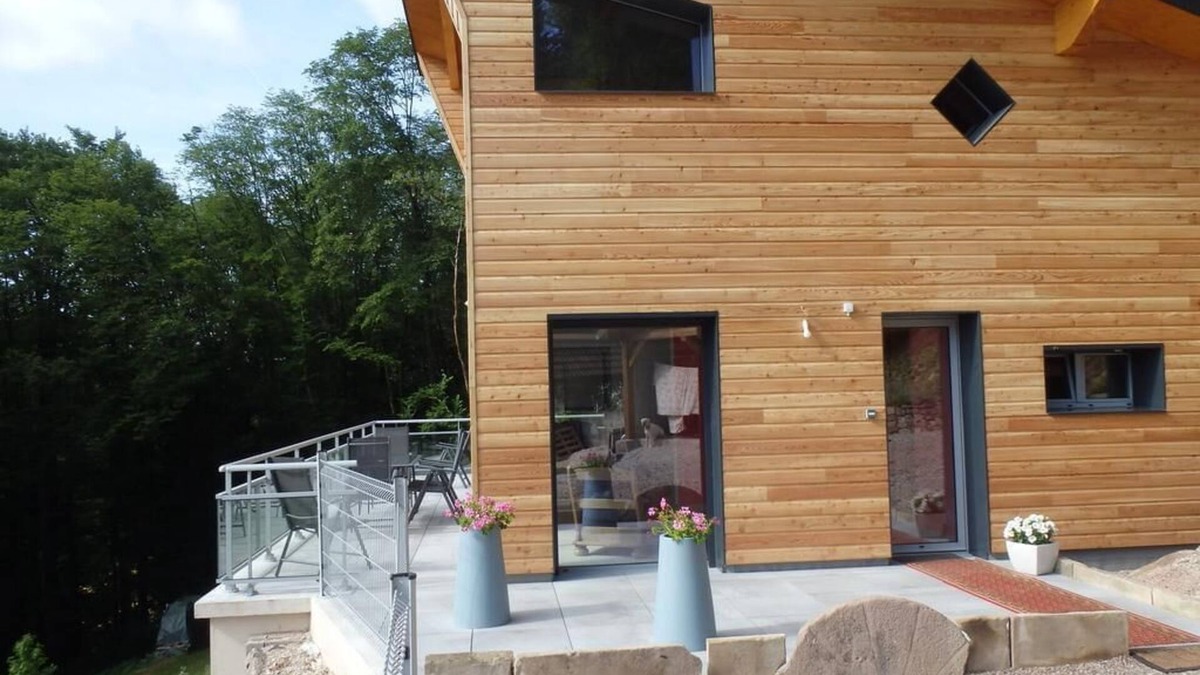 Saint-Bresson House | Holiday Home 'Villa Cora Venez Avec Spa' with Private Terrace, Wi-Fi and Air Conditioning