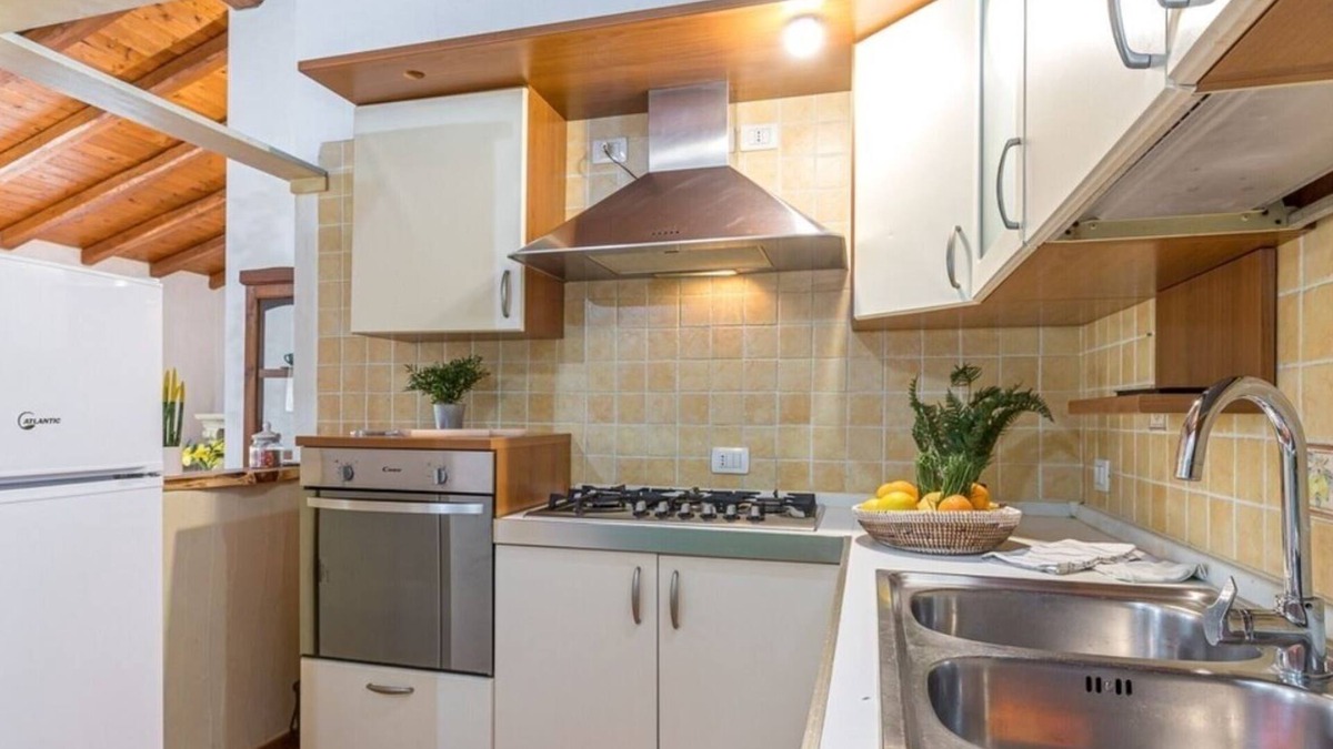 Rudalza House | Holiday Home 'Villa Pintadas' with Private Terrace, Wi-Fi and Air Conditioning