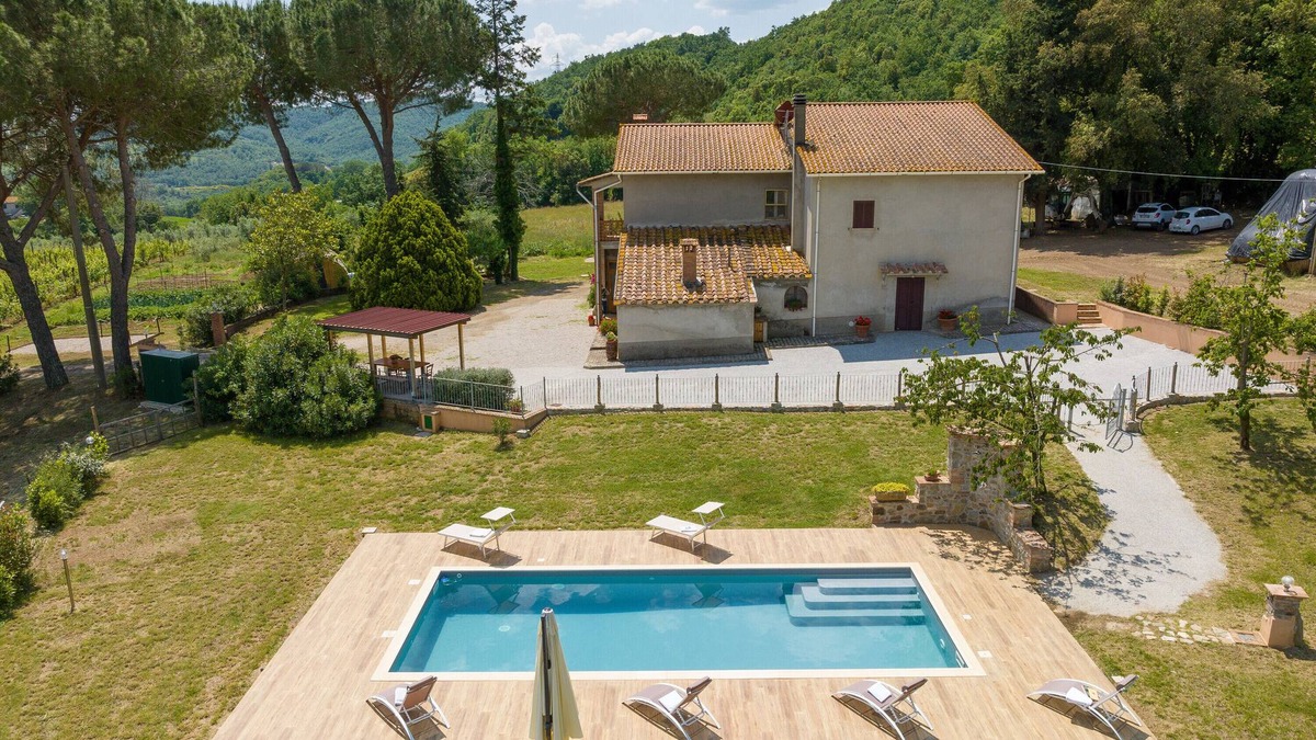 Lustignano Villa | Holiday Home 'Villa Adelmo ' with Private Pool, Private Terrace and Wi-Fi