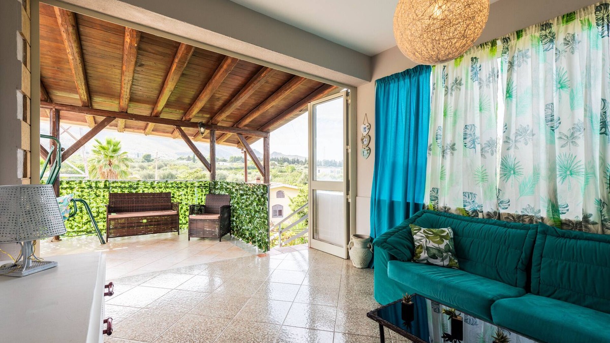 San Nicola l'Arena Villa | Holiday Home 'Villa Dora' with Sea View, Private Terrace and Private Garden