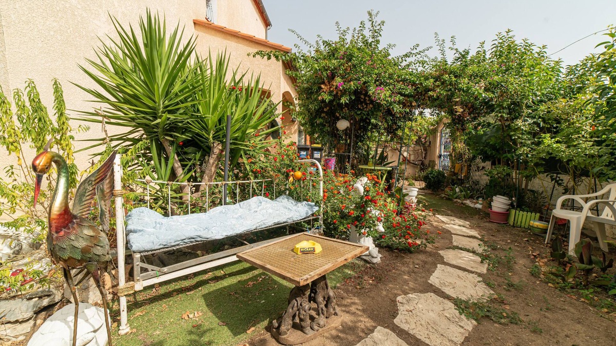 Rivesaltes House | Holiday Home 'Villa Marie Carmen' with Shared Garden, Wi-Fi and Air Conditioning