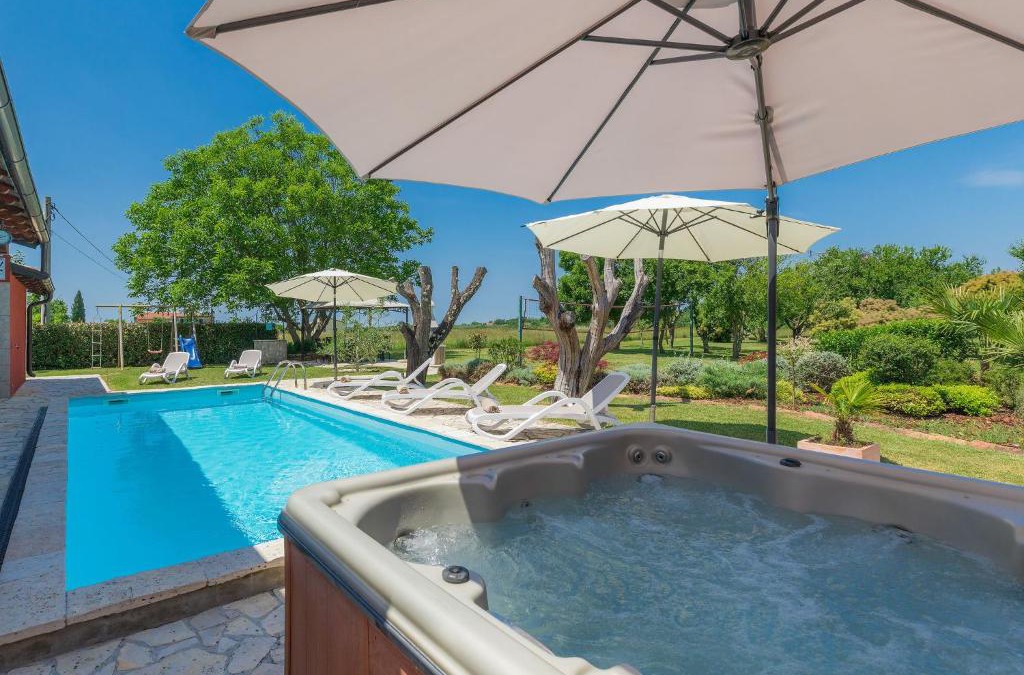 Kaldanija House | Holiday Home Villa Renzo by Interhome