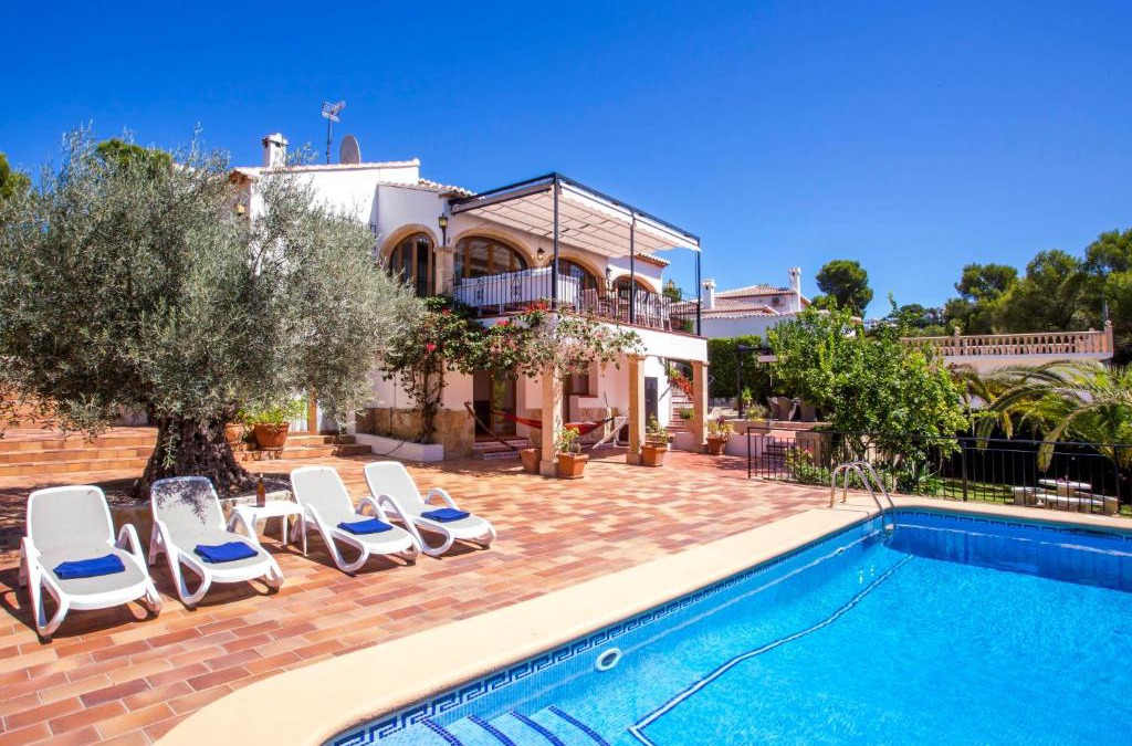 El Tosalet House | Holiday Home Villa Rubi by Interhome