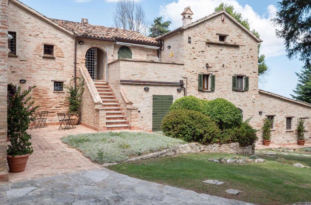 Mombaroccio House | Holiday Home Villagrande Adriatic Pool