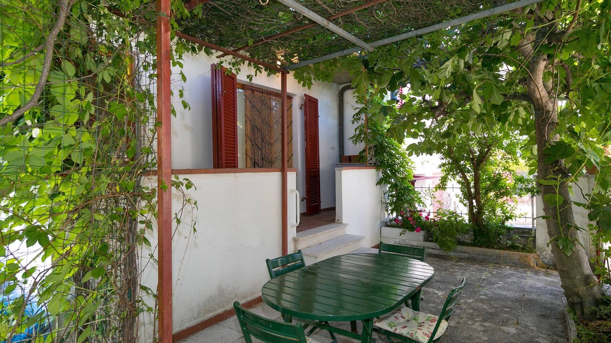 Marina di Cecina House | Holiday Home 'Villetta Gioia Vicino Al Mare' with Private Terrace
