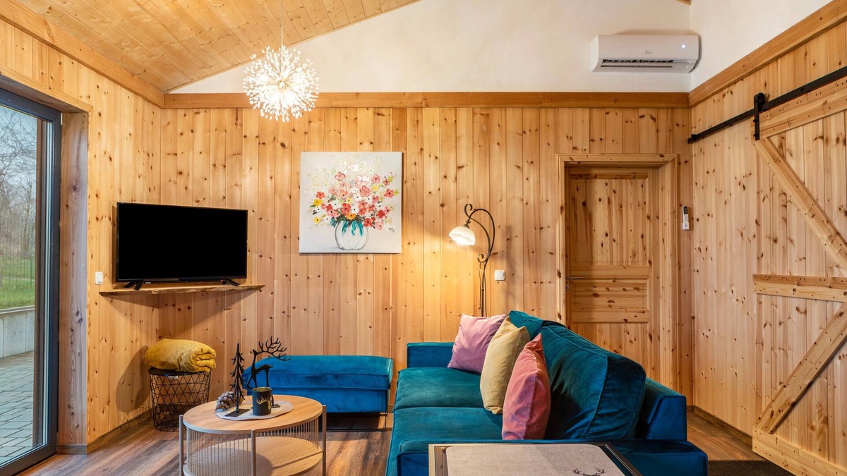 Grebenhain House | Holiday Home 'Vogelsberger Zirbenstüberl' with Mountain View, Wi-Fi and Air Conditioning