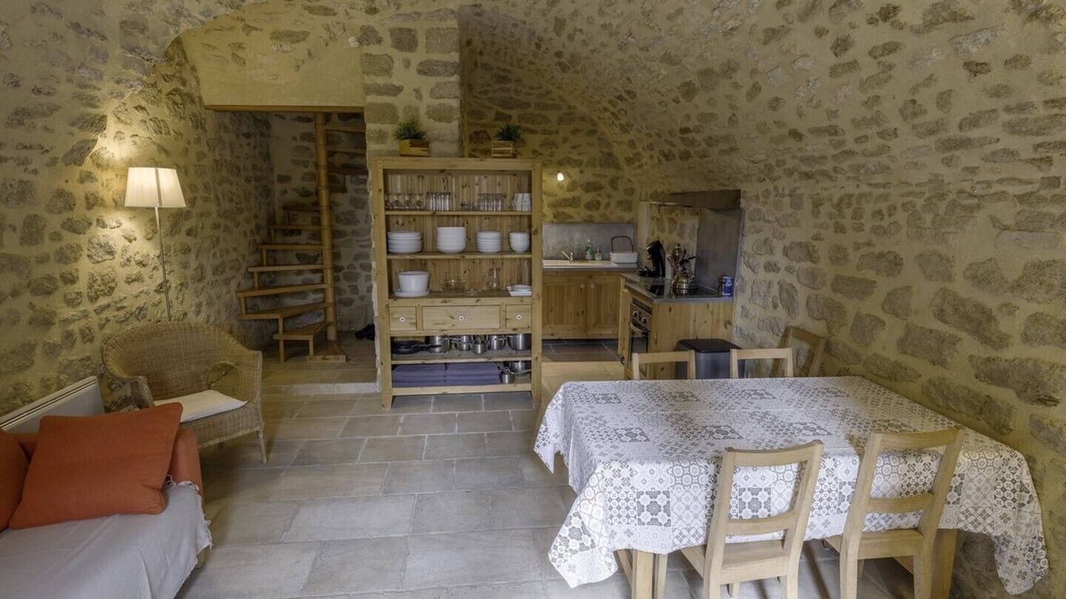 Colonzelle Cottage | Holiday Home 'Voûte' with Shared Pool, Private Garden and Wi-Fi