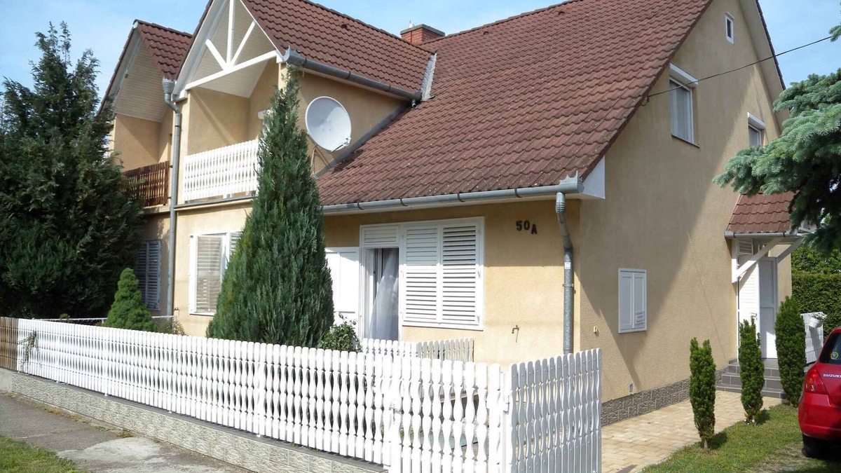 Balatonkeresztur House | Holiday home with wifi and air conditioning
