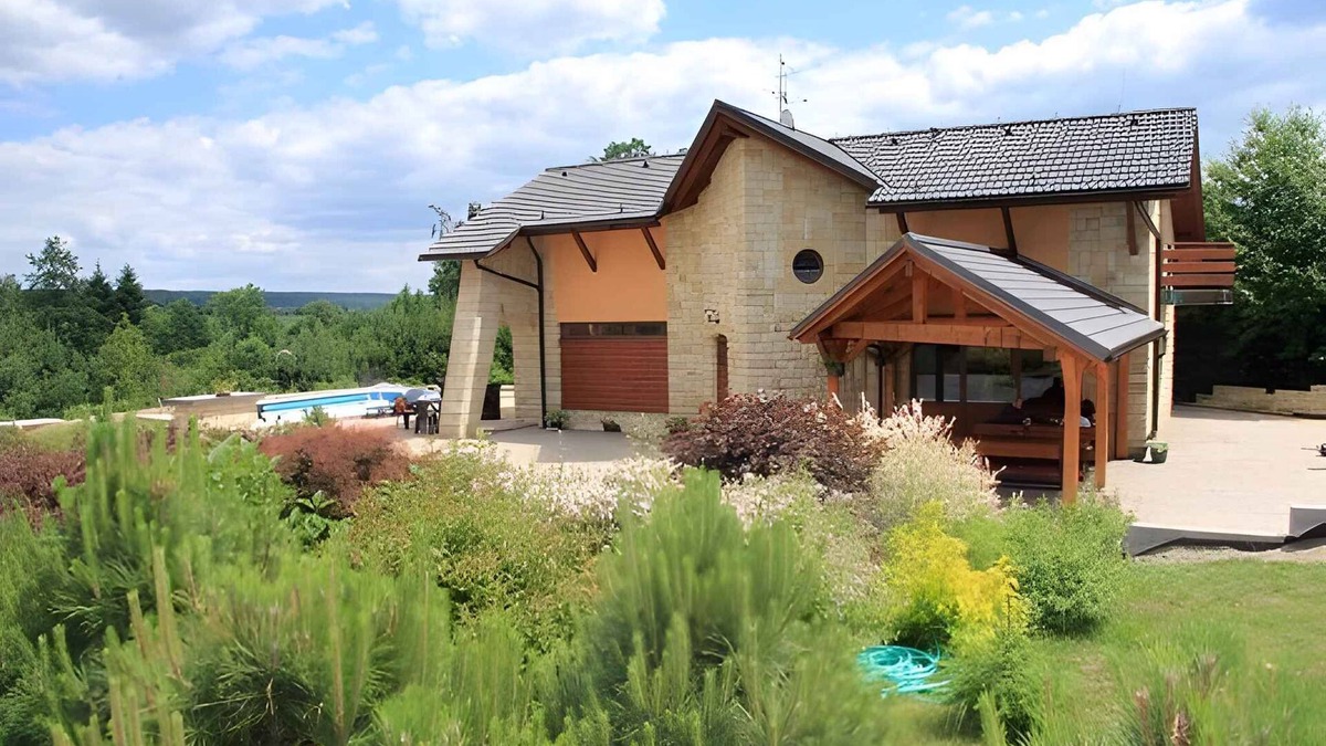 Horni Brusnice House | Holiday home with large estate