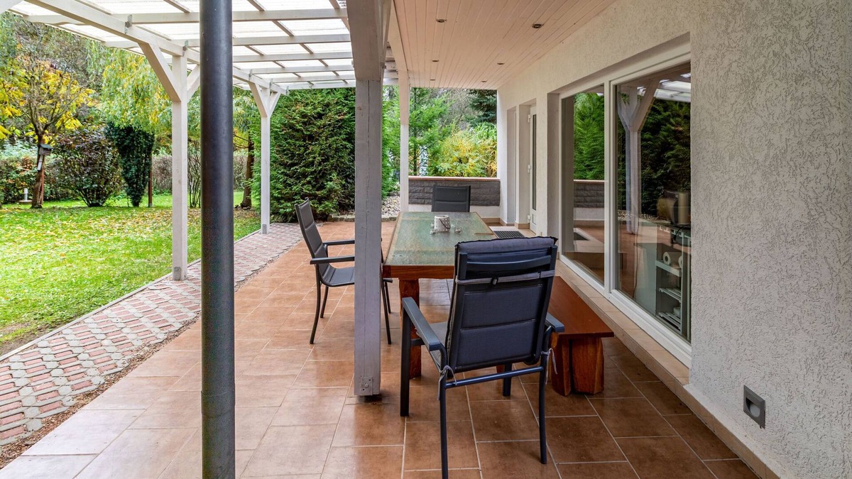 Parchim House | Holiday home with covered terrace and fireplace in Parchim