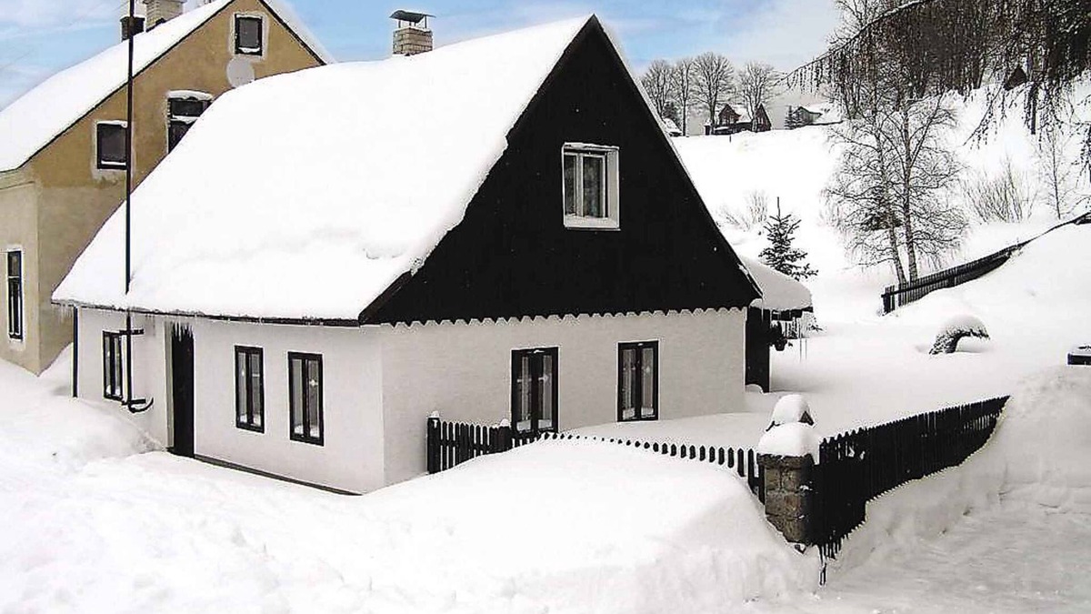 Pernink House | Holiday home with fireplace in the ski resort