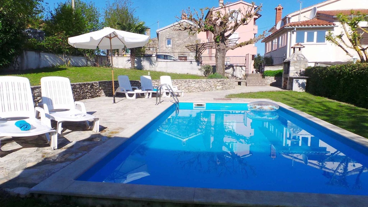 Motovun House | Holiday home with pool and air conditioning