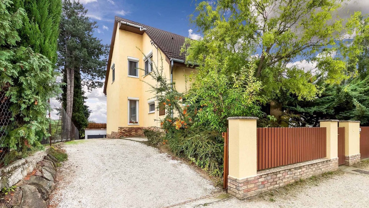 Fonyod House | Holiday home with pool, WiFi, dishwasher