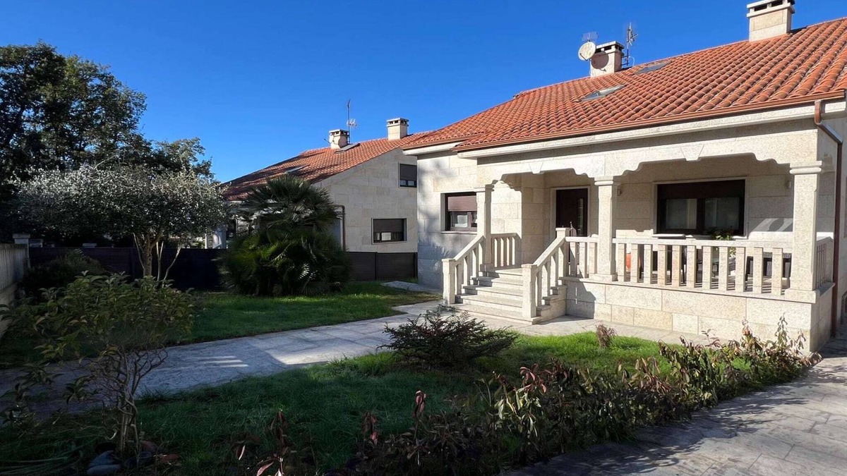 Pereiro de Aguiar House | Holiday home with private garage