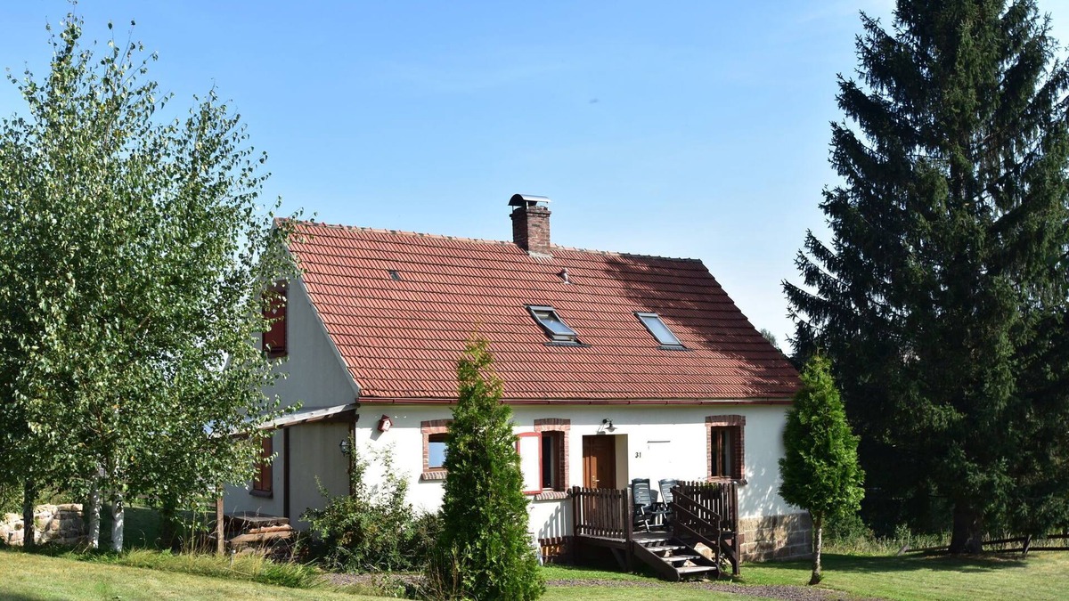 Bozanov House | Holiday Home with Private Terrace and Garden
