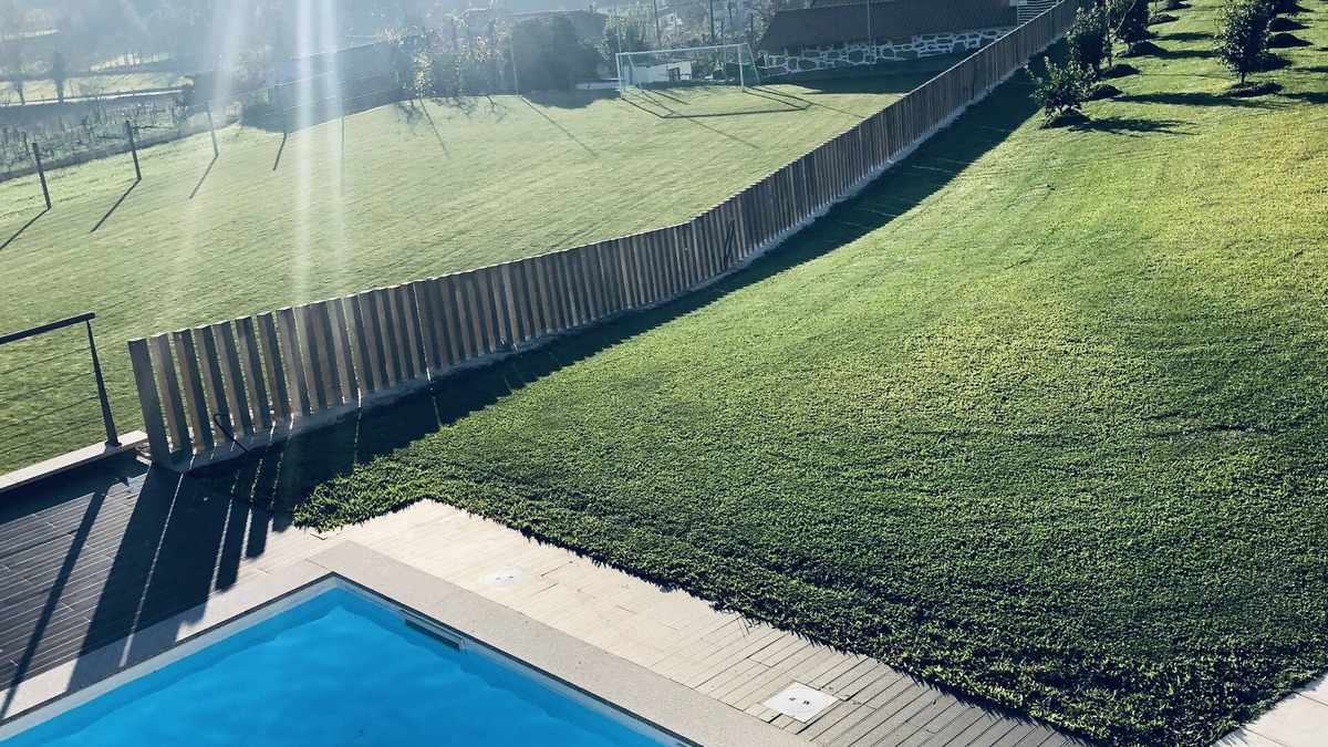 Guimaraes House | Holiday home with swimming pool and soccer field