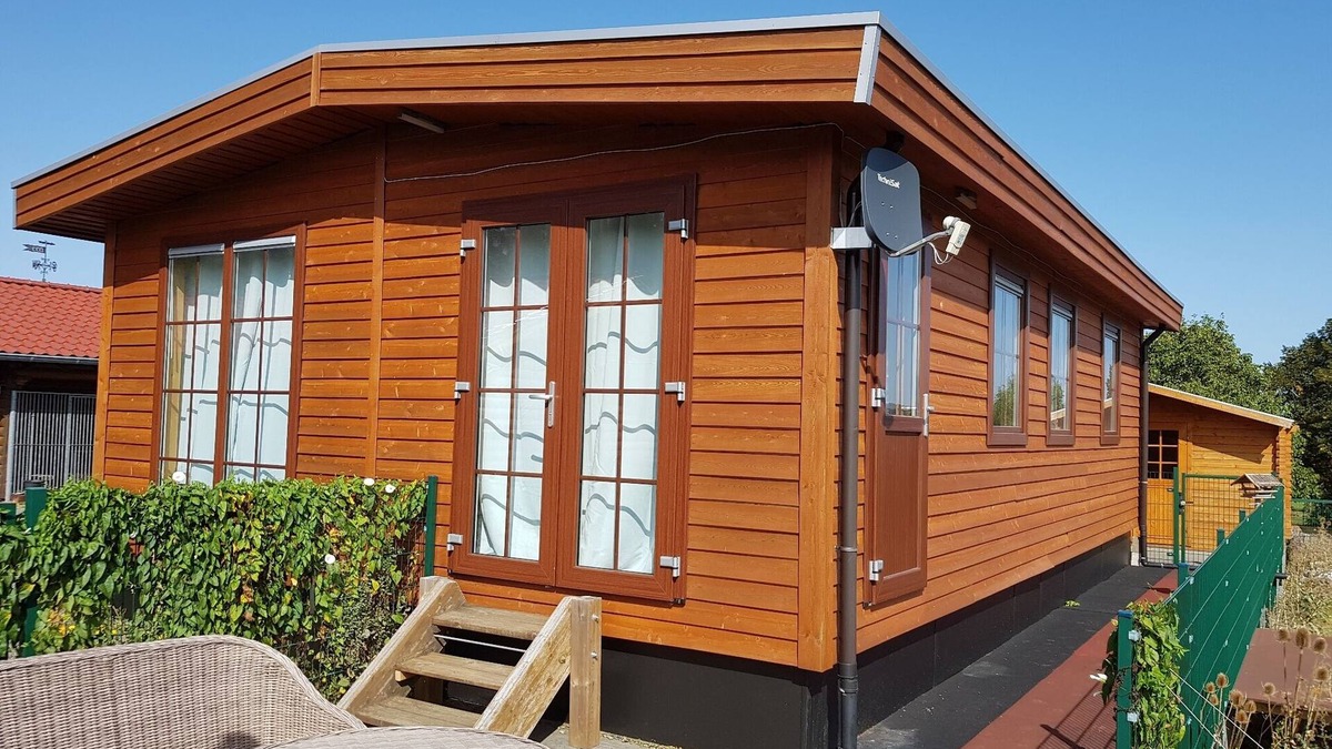 Hillesheim House | Holiday Home 'Wolfshütte' with Private Terrace, Private Garden and Wi-Fi