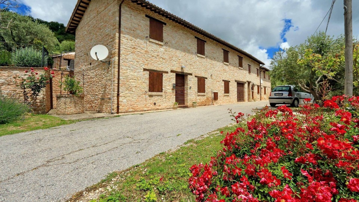 San Severino Marche House | Holiday house San Severino Marche for 1 - 10 persons with 5 bedrooms - Holiday home