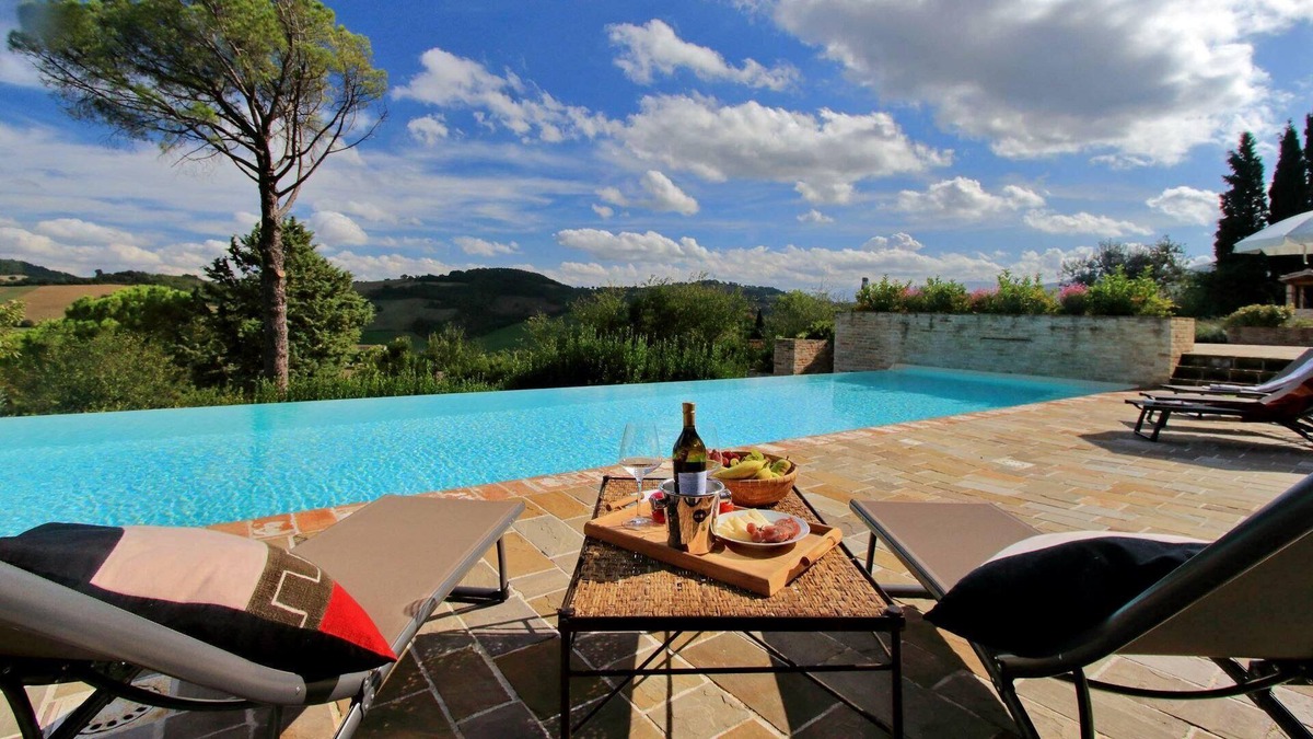 San Severino Marche House | Holiday house San Severino Marche for 1 - 11 persons with 5 bedrooms - Holiday home