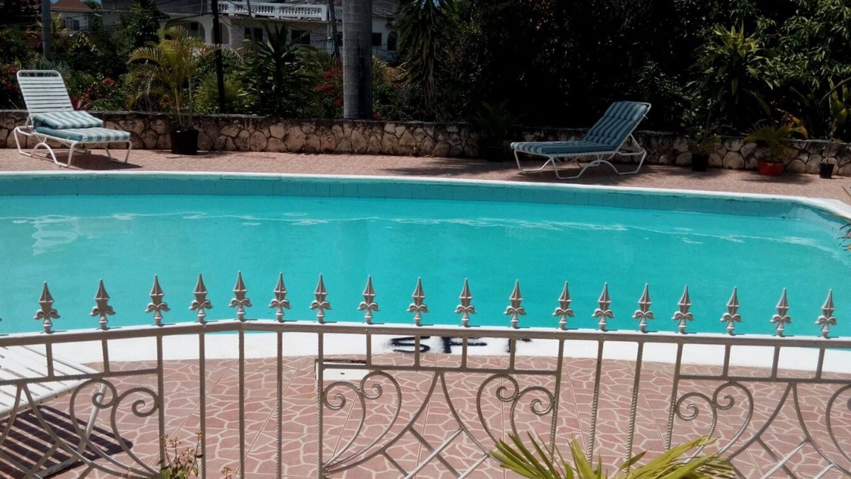 IronShore Estates Apartment | Holiday House at Villa Montego