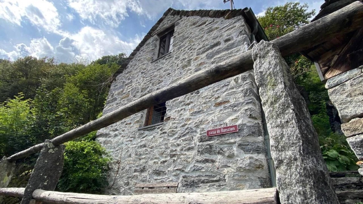 Aurigeno House | Holiday house Aurigeno for 5 - 7 persons with 2 bedrooms - Holiday house