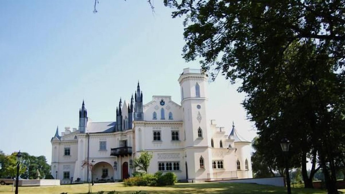gmina Bielany Other | Holiday house Bielany for 1 - 8 persons - Castle
