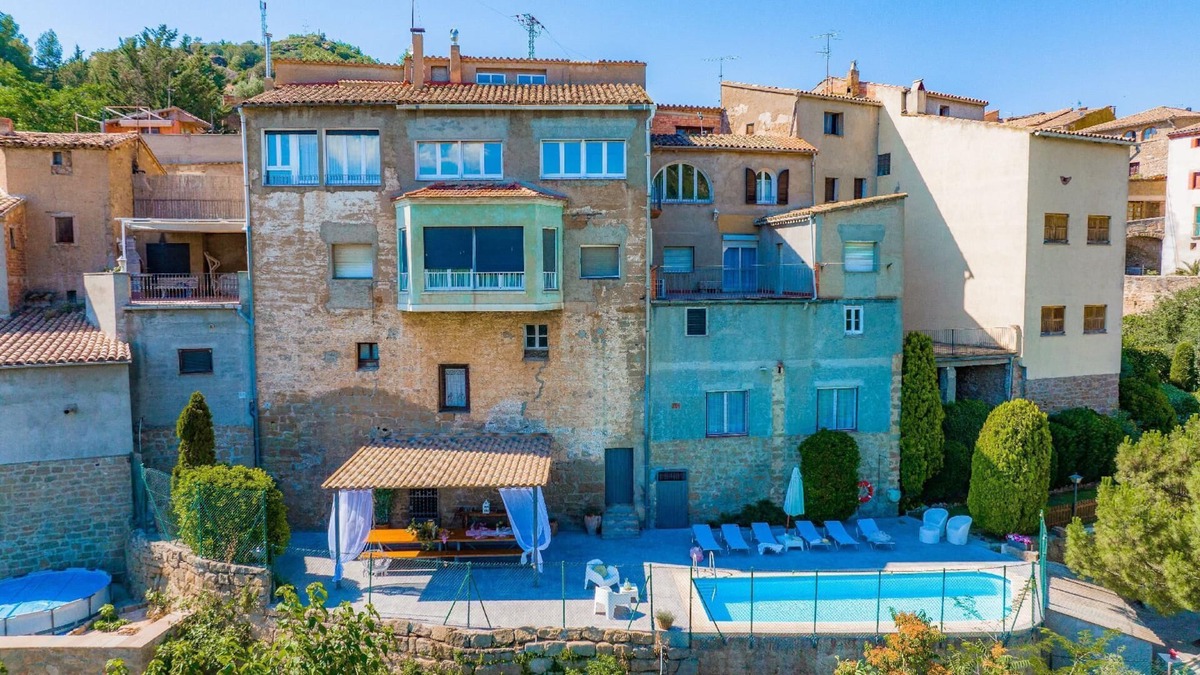 Biosca House | Holiday house Biosca for 1 - 15 persons with 5 bedrooms - Row house