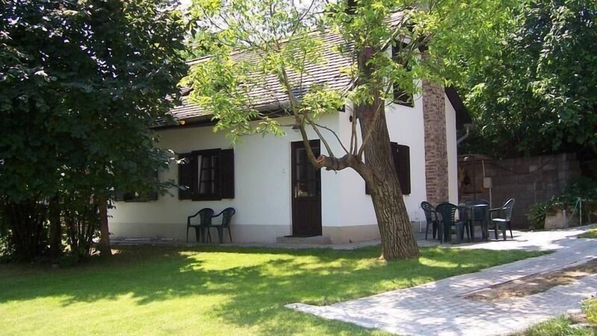 Viranyos House | Holiday house Budapest for 1 - 5 persons with 1 bedroom - Holiday house