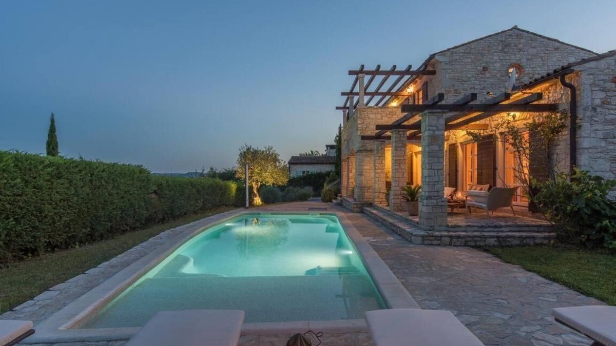 Buzet House | Holiday house Buzet for 1 - 8 persons with 4 bedrooms - Holiday home