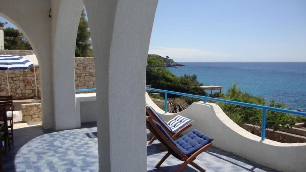 Castro Marina House | Holiday house Castro for 1 - 6 persons with 3 bedrooms - Holiday house