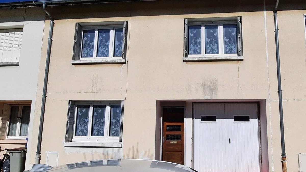 Champagnole House | Holiday house Champagnole for 1 - 6 persons with 3 bedrooms - Row house