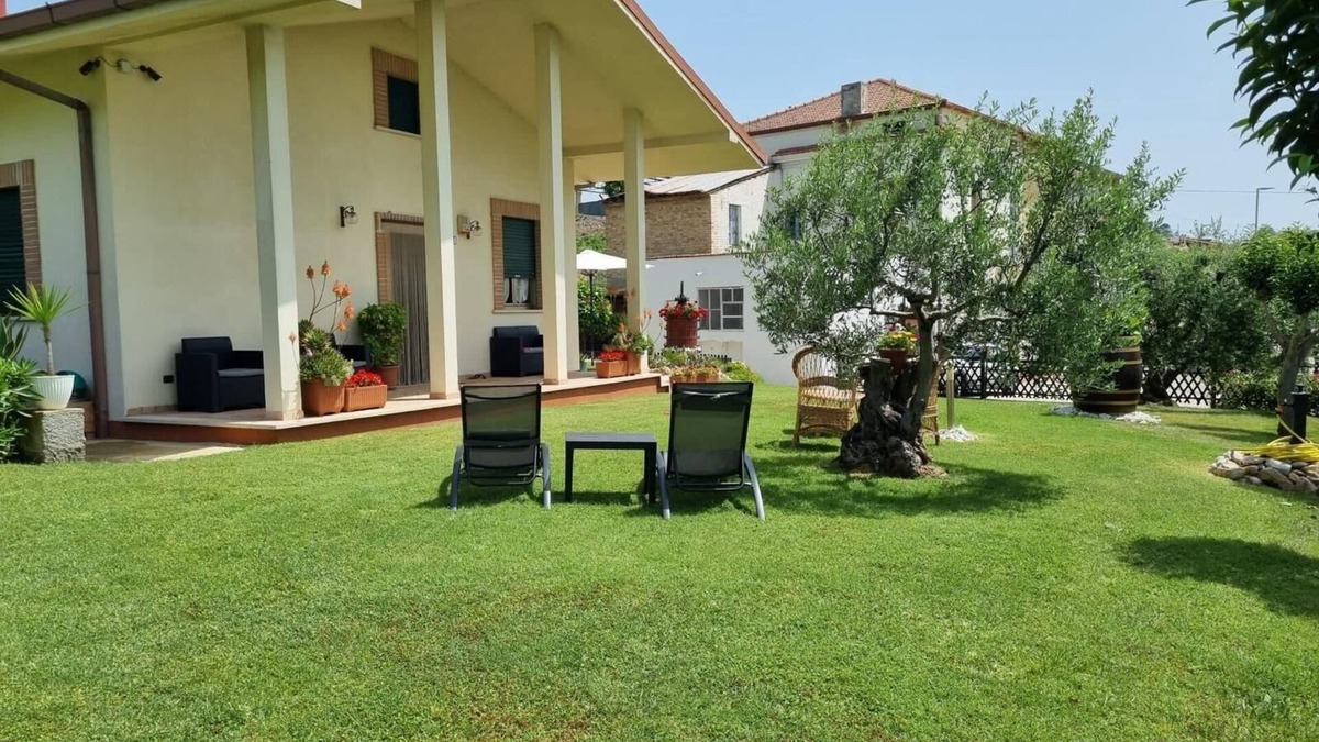 Colonnella House | Holiday house Colonnella for 1 - 5 persons with 2 bedrooms - Holiday house