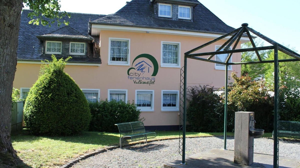 Daun House | Holiday house Daun (Stadt) for 1 - 12 persons with 5 bedrooms - Holiday home