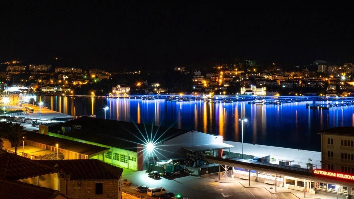 Gruz House | Holiday house Dubrovnik for 1 - 13 persons with 3 bedrooms - Row house